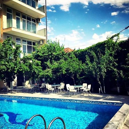 Puzzle Space Hostel Yerevan Bagian luar foto