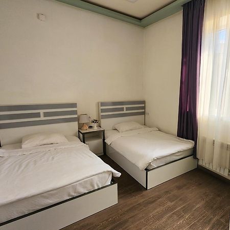 Puzzle Space Hostel Yerevan Bagian luar foto