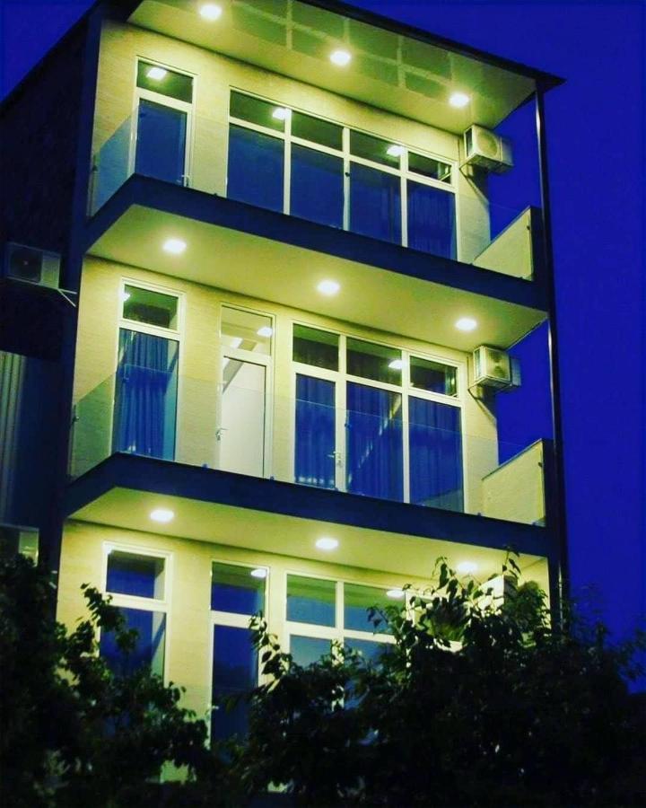 Puzzle Space Hostel Yerevan Bagian luar foto