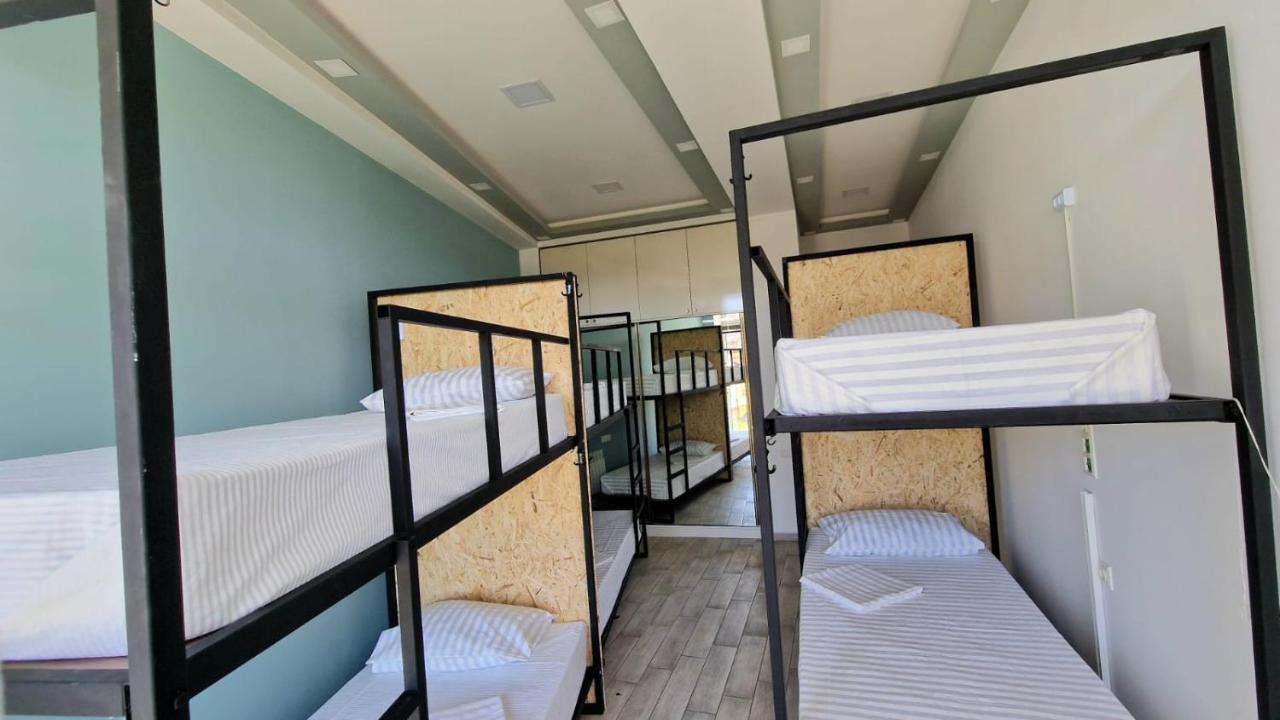 Puzzle Space Hostel Yerevan Bagian luar foto