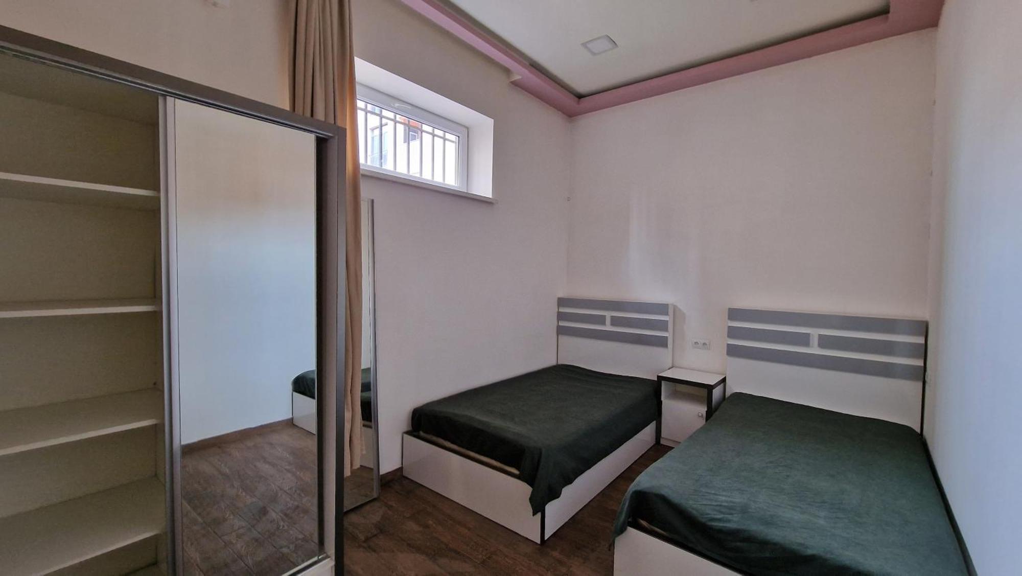 Puzzle Space Hostel Yerevan Bagian luar foto